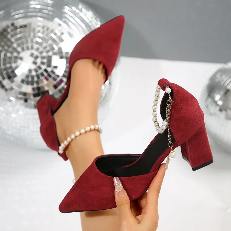 2025 New Womens Single Shoes with Pearl Chain Buckle Pointed Toe High Heels Anti Slip Spring Outdoor Suede Single Shoes
2025 New Womens Single Shoes with Pearl Chain Buckle Pointed Toe High Heels Anti Slip Spring Outdoor Suede Single Shoes