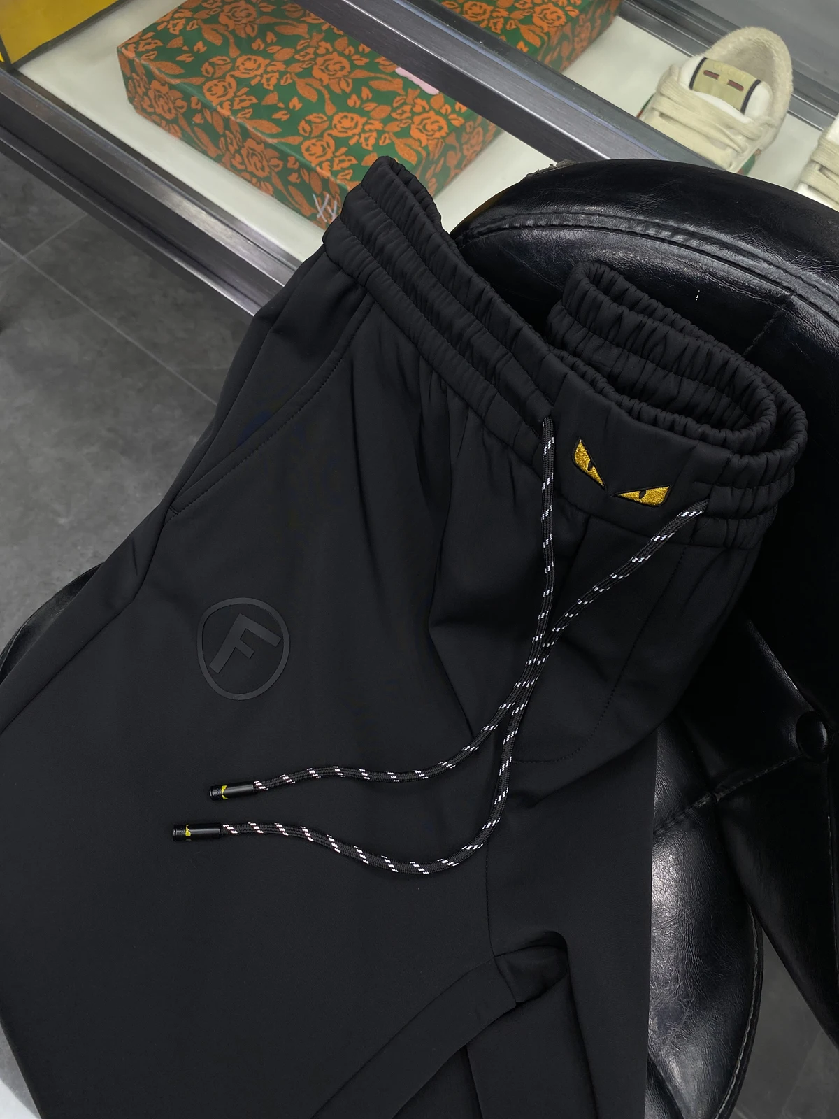 Station Tide Brand Embroidered Casual Pants Men's Autumn New Slim Fit Sports Cuffed Sweatpants Thiened Men's Trousers
Station Tide Brand Embroidered Casual Pants Men's Autumn New Slim Fit Sports Cuffed Sweatpants Thiened Men's Trousers