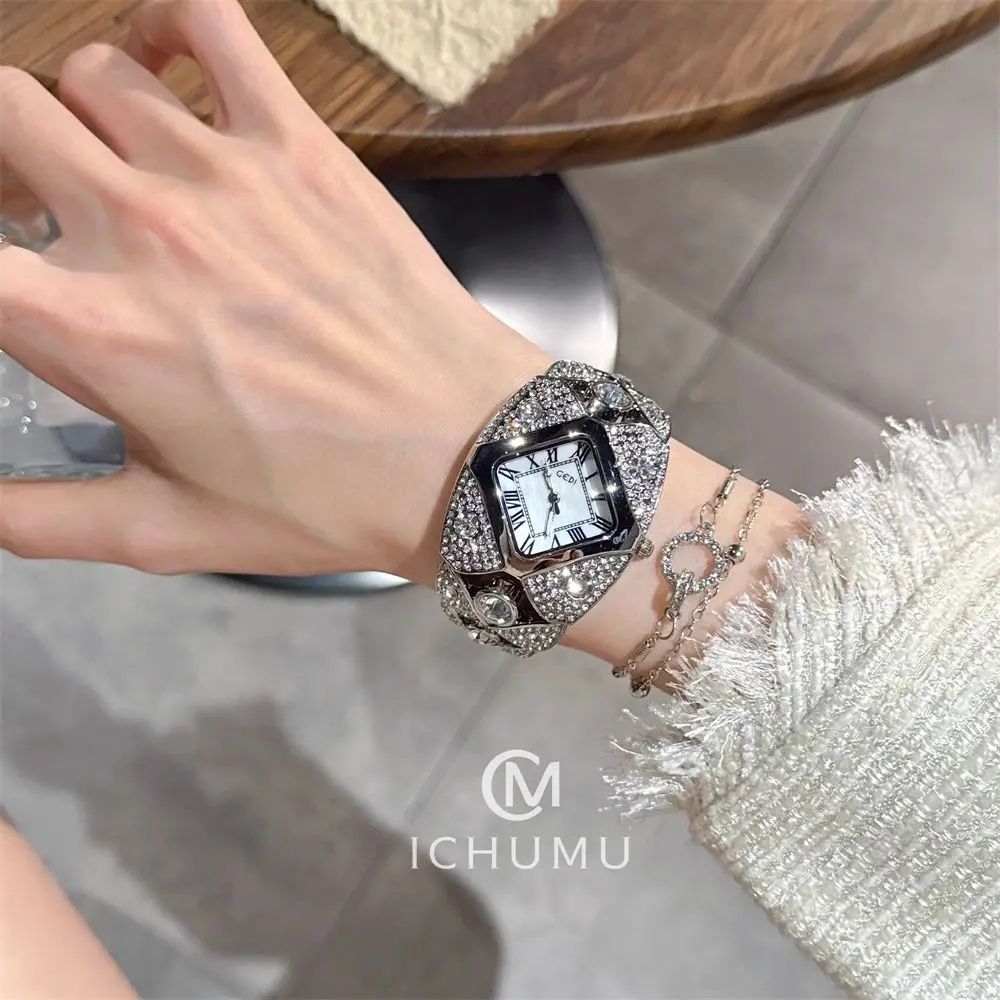 Luxury exquisite bracelet-style women's watch fashionable simple French high-end watch female gift for girlfriend female gift
Luxury exquisite bracelet-style women's watch fashionable simple French high-end watch female gift for girlfriend female gift
