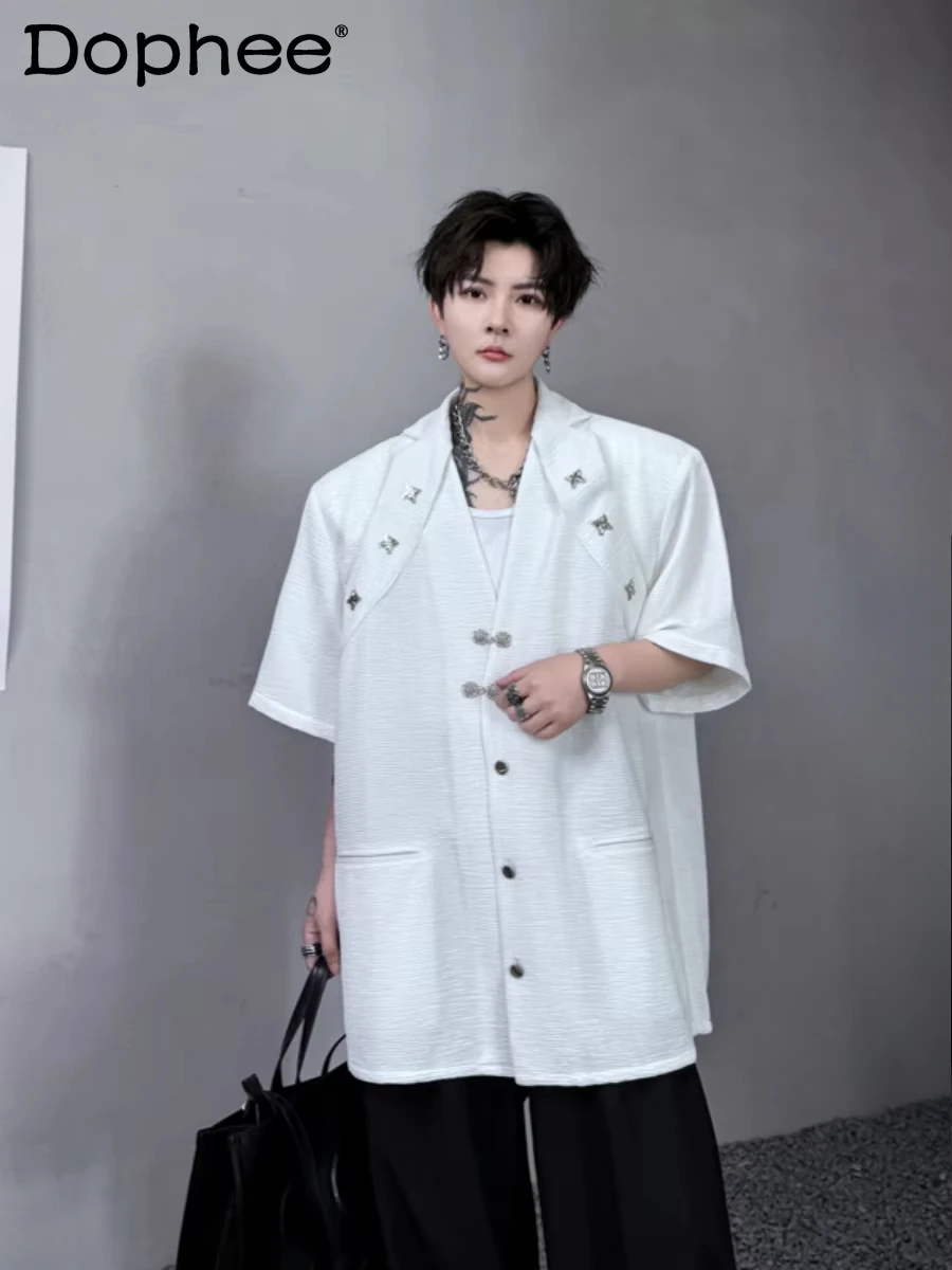 New Metal Buckle Fashion Suit Jackets Men's Short Sleeve Design Top 2024 Summer Half Sleeve Padded Shoulder Thin Suit Jacket
New Metal Buckle Fashion Suit Jackets Men's Short Sleeve Design Top 2024 Summer Half Sleeve Padded Shoulder Thin Suit Jacket