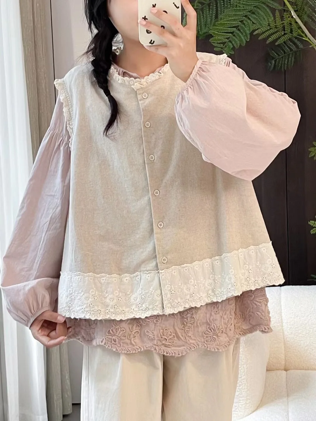 Хлопково-льняной жилет Risensey с вышивкой, осенняя коллекция, с воротником-стойкой и декоративной строчкой по низу
Хлопково-льняной жилет Risensey с вышивкой, осенняя коллекция, с воротником-стойкой и декоративной строчкой по низу