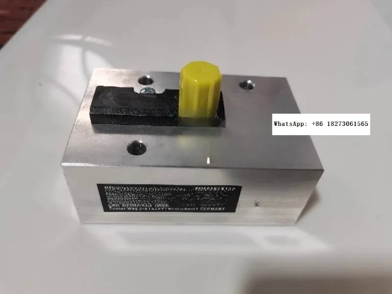 Screw compressor oil flow switch, low-temperature oil flow switch