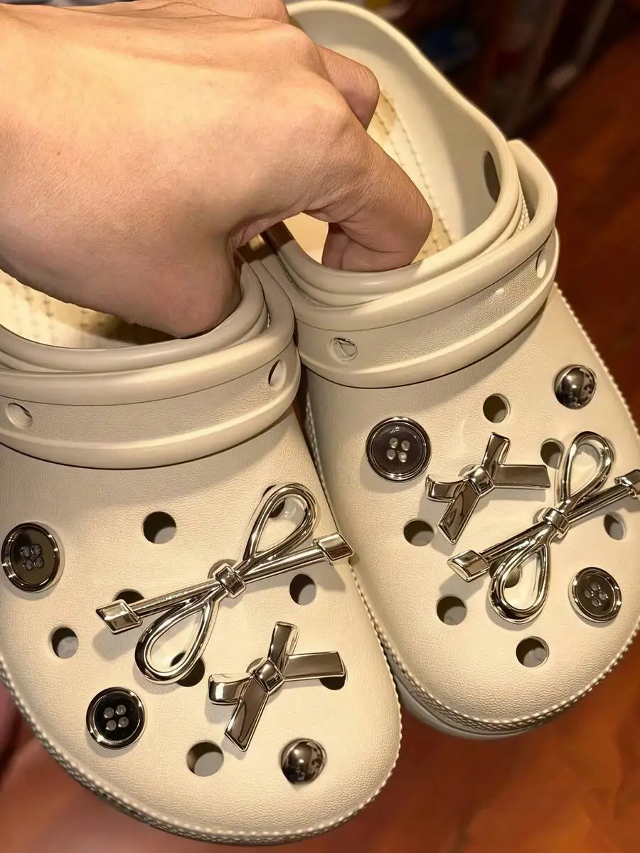 Silver Tone Bow And Button Shoe Charms For Clogs Sandals Slippers Adult DIY Accessories
Silver Tone Bow And Button Shoe Charms For Clogs Sandals Slippers Adult DIY Accessories