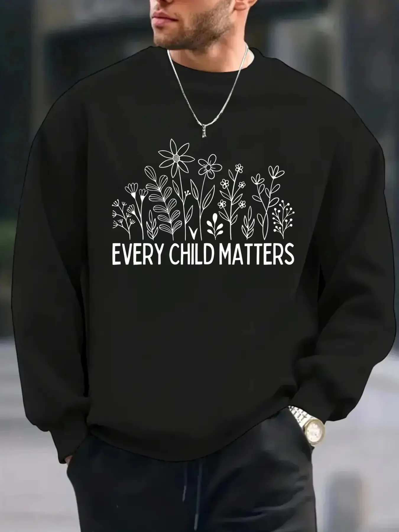 Мужская толстовка с надписью «Every Child Matters» — белая, многоцветная, с принтом ромашки и детского силуэта, черная одежда для социального справедливости
Мужская толстовка с надписью «Every Child Matters» — белая, многоцветная, с принтом ромашки и детского силуэта, черная одежда для социального справедливости