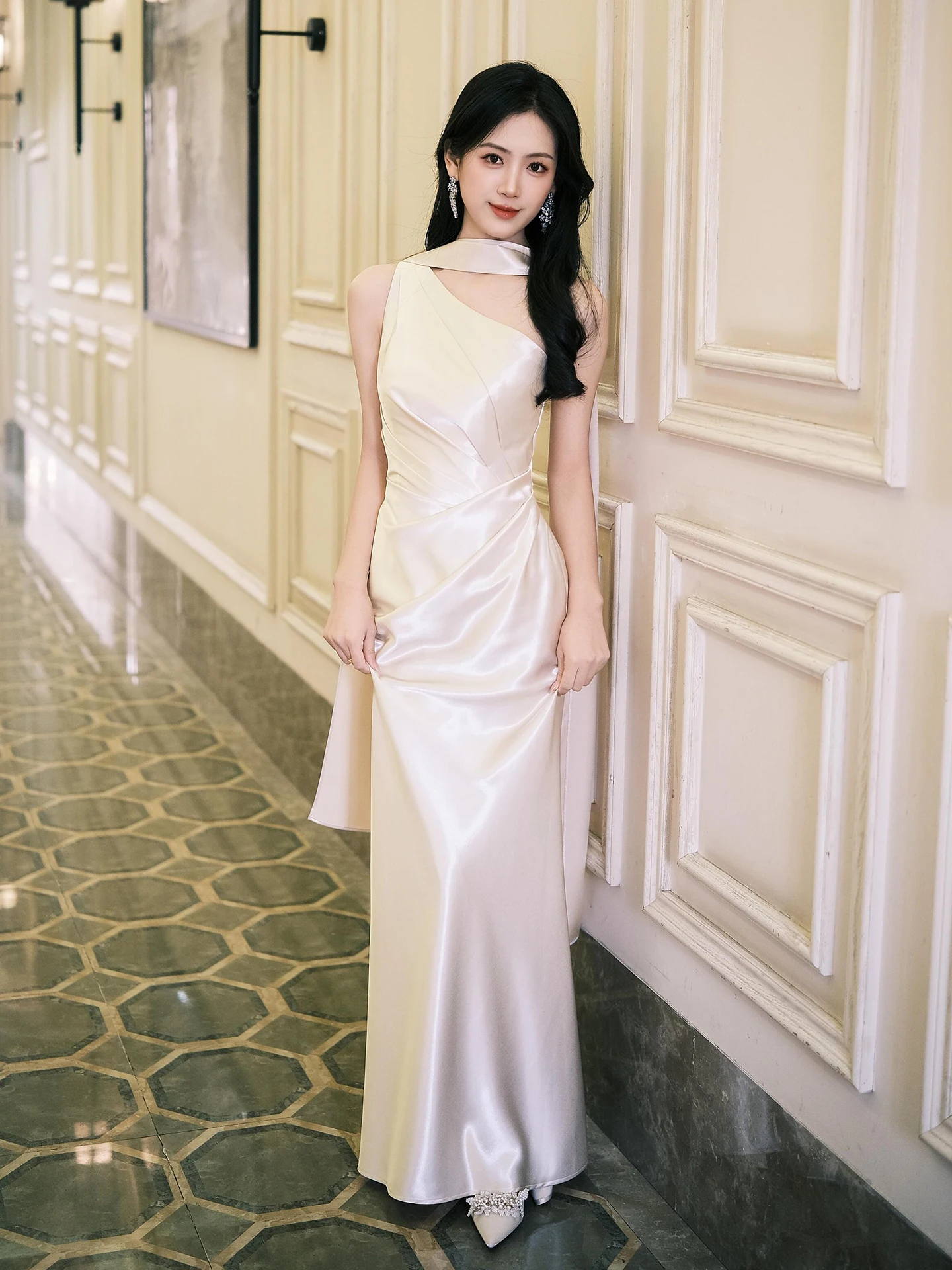 Elegant Satin Fish Tail Evening Dress Wedding Ceremony Hostess Luxury Late Afternoon Gown Bridal Shower Celebration Dress
Elegant Satin Fish Tail Evening Dress Wedding Ceremony Hostess Luxury Late Afternoon Gown Bridal Shower Celebration Dress