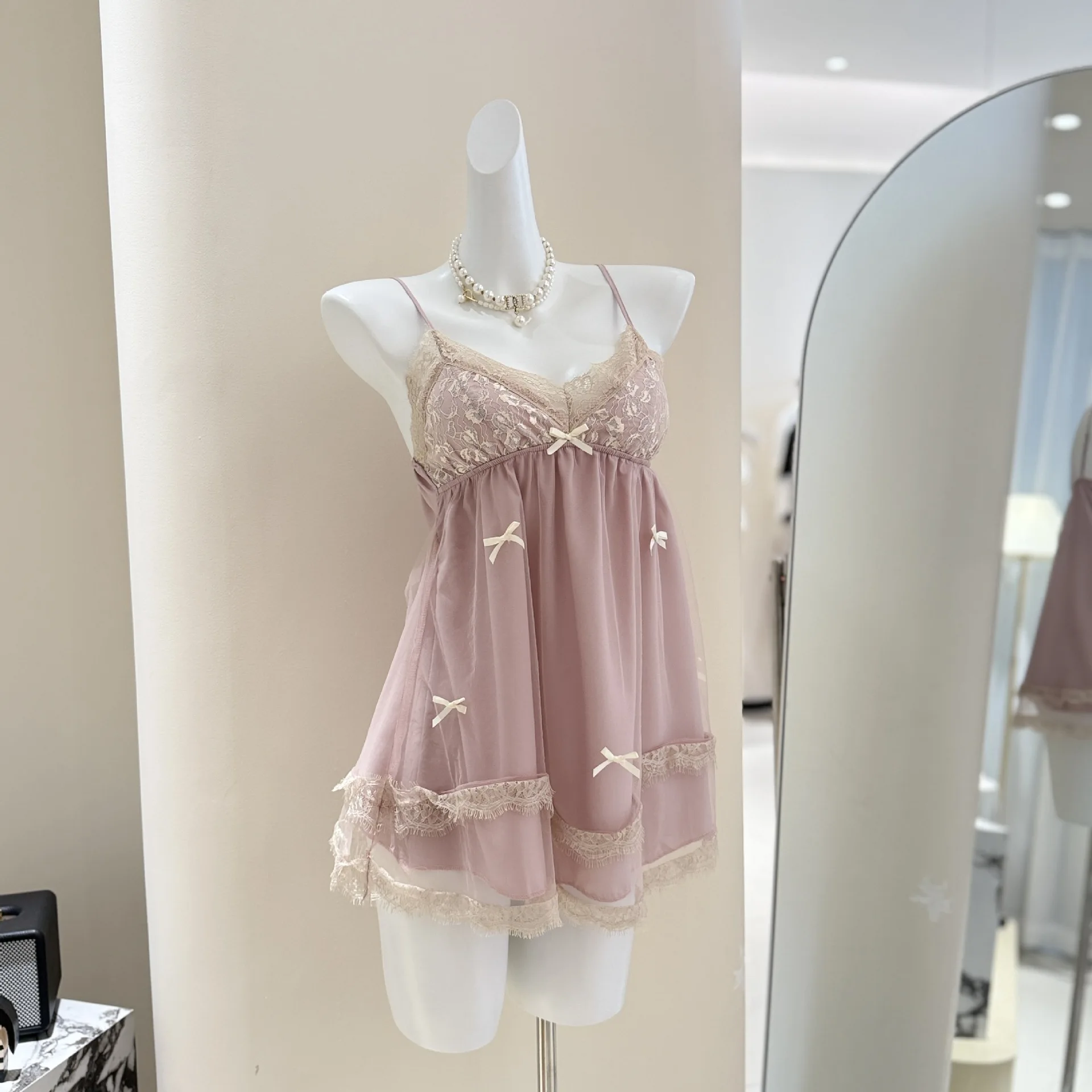 Pink Bubble Mesh Suspender Skirt Bow Sweet Ladies Pajamas Summer Pajamas Girls Loungewear
Pink Bubble Mesh Suspender Skirt Bow Sweet Ladies Pajamas Summer Pajamas Girls Loungewear
