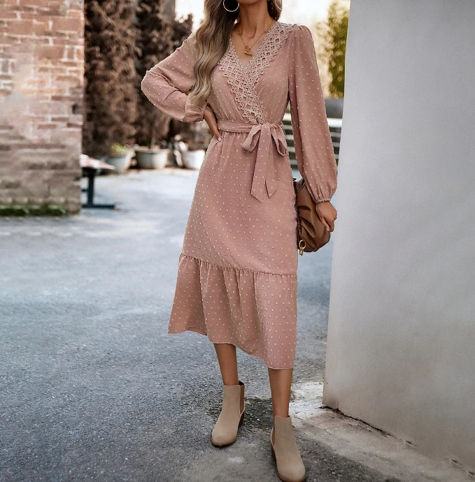 Ladies' Elegant Jacquard Long Dress with Lace Trim V-Neck Tie Waist Cinching Slim Fit Fashionable and Casual Long Sleeved Dress
Ladies' Elegant Jacquard Long Dress with Lace Trim V-Neck Tie Waist Cinching Slim Fit Fashionable and Casual Long Sleeved Dress