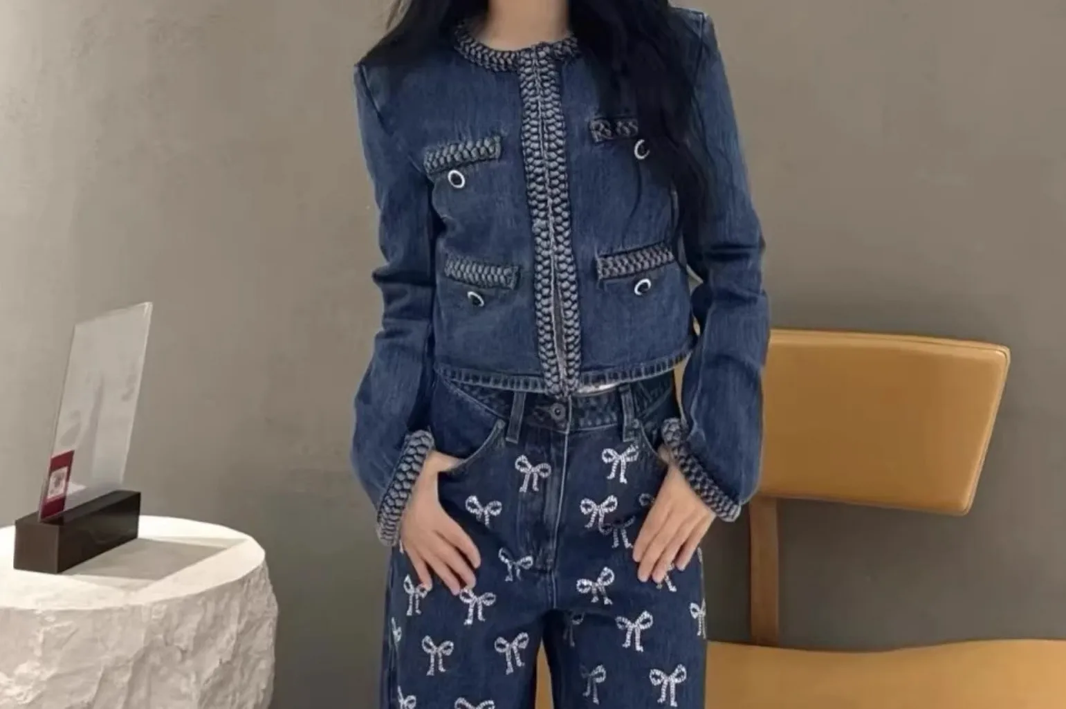 Retro Women's Short Denim Jacket O-Neck Fall 2026 Long Sleeved Cardigan with Rhinestone Button
Retro Women's Short Denim Jacket O-Neck Fall 2026 Long Sleeved Cardigan with Rhinestone Button