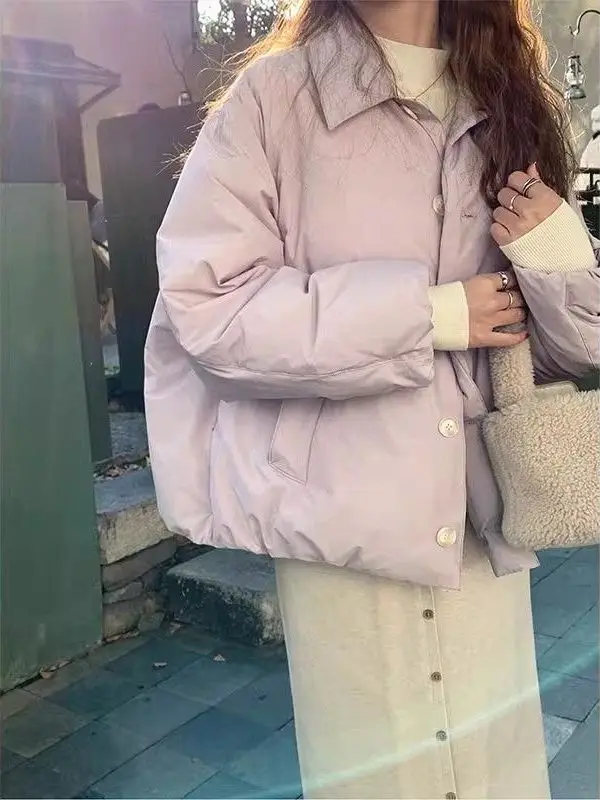 Модная фиолетовая хлопковая куртка, женская свободная теплая стильная верхняя одежда, модное зимнее пальто в корейском стиле, утолщенное, с длинными рукавами
Модная фиолетовая хлопковая куртка, женская свободная теплая стильная верхняя одежда, модное зимнее пальто в корейском стиле, утолщенное, с длинными рукавами