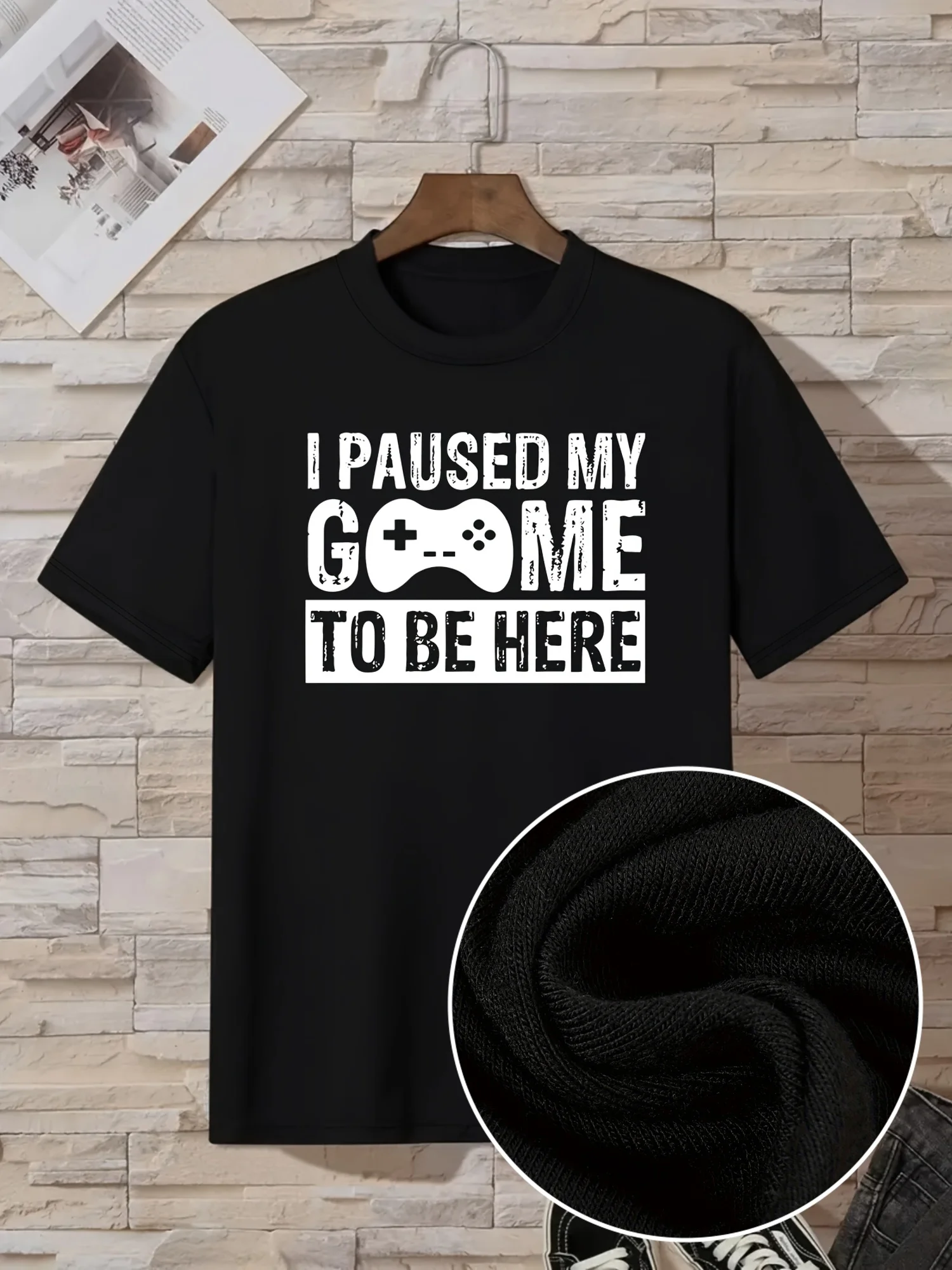 Игровая футболка с круглым вырезом и короткими рукавами с принтом «I Paused My Game To Be Here» — эластичный полиэстер для взрослых 
Игровая футболка с круглым вырезом и короткими рукавами с принтом «I Paused My Game To Be Here» — эластичный полиэстер для взрослых