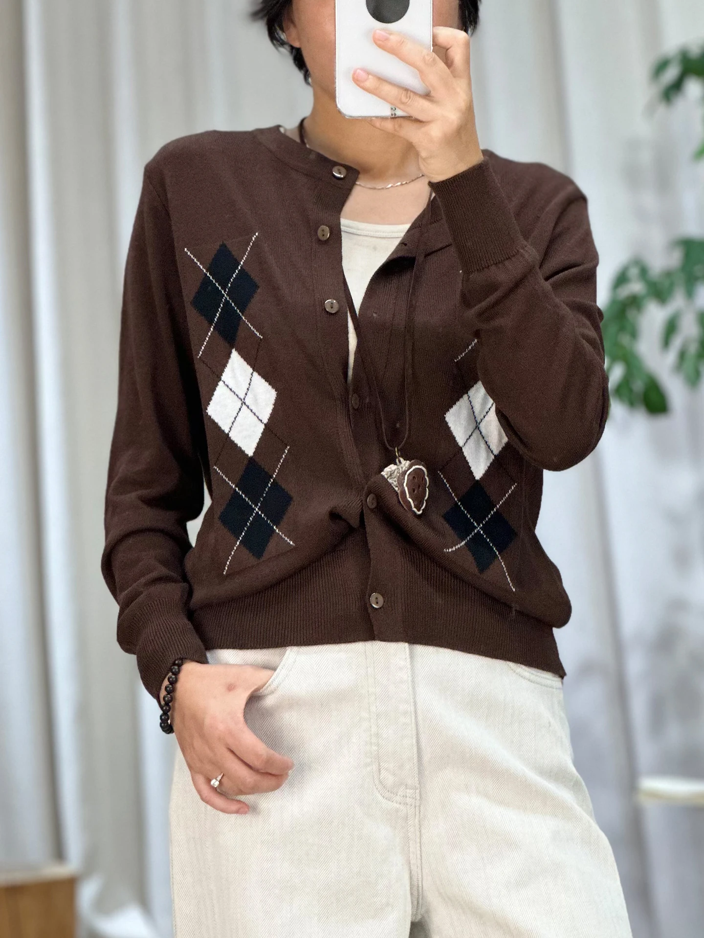 Простой вязаный открытый кардиган с бриллиантами, свободный универсальный свитер для женщин, осеннее новое поступление, тепло, как хлопок, полиэстер...
Простой вязаный открытый кардиган с бриллиантами, свободный универсальный свитер для женщин, осеннее новое поступление, тепло, как хлопок, полиэстер...