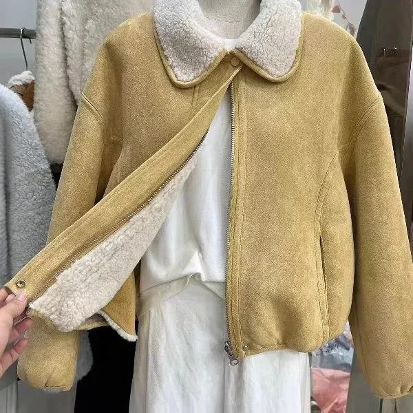 Women's High-End Short Fur-Skin Integrated Coat Stand Collar Splicing Suede Winter New Style Versatile Fashion Ladies Jacket
Women's High-End Short Fur-Skin Integrated Coat Stand Collar Splicing Suede Winter New Style Versatile Fashion Ladies Jacket