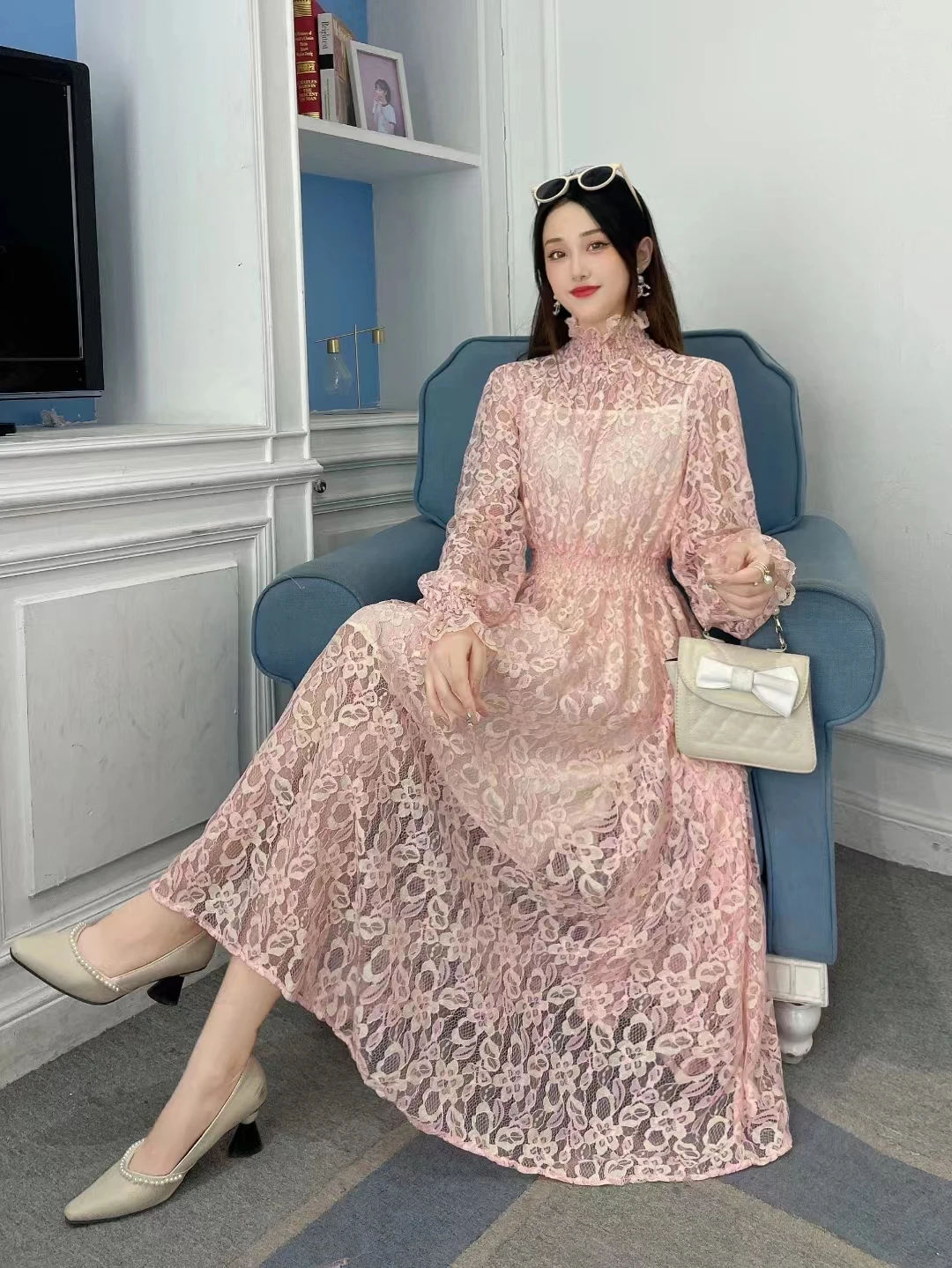 New Spring Autumn Women Ruffles Stand Collar Long Sleeve Slim Long Dress High Quality Elegant Big Hem Sweet Floral Lace Dress
New Spring Autumn Women Ruffles Stand Collar Long Sleeve Slim Long Dress High Quality Elegant Big Hem Sweet Floral Lace Dress