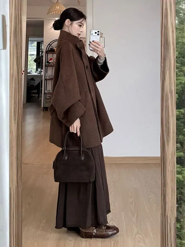 Ретро двустороннее шерстяное пальто в корейском стиле, модная и элегантная верхняя одежда, уникальное и красивое для зимы
Ретро двустороннее шерстяное пальто в корейском стиле, модная и элегантная верхняя одежда, уникальное и красивое для зимы