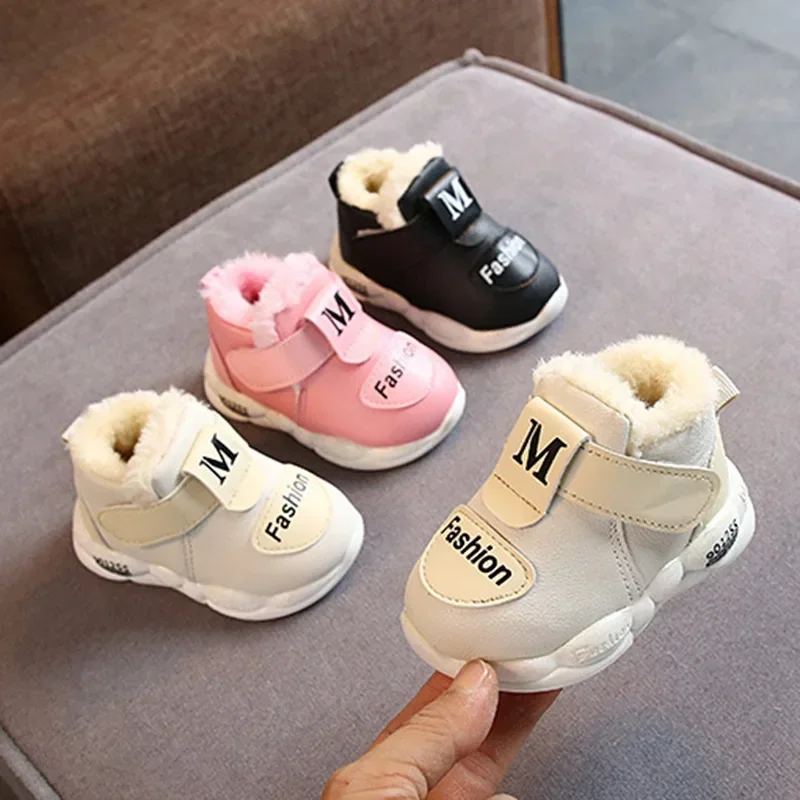 Детская спортивная обувь Botas Para Niña для мальчиков зимние дошкольные плюшевые ботинки для девочек мягкая подошва кожаный топ для малышей хлопковая обувь удобная детская обувь
Детская спортивная обувь Botas Para Niña для мальчиков зимние дошкольные плюшевые ботинки для девочек мягкая подошва кожаный топ для малышей хлопковая обувь удобная детская обувь
