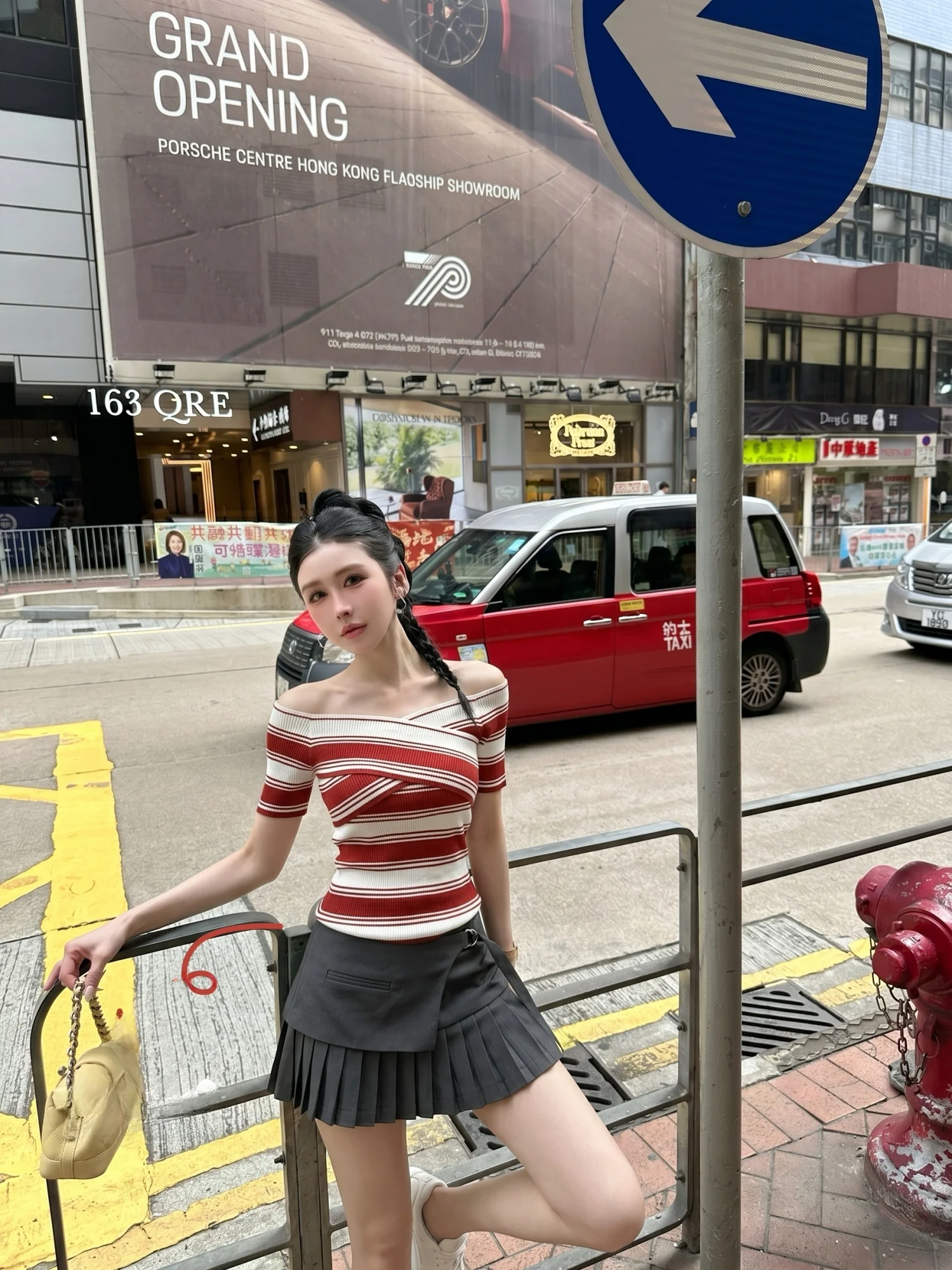 MaoNi Wine-Stained Cherry Color Block Stripe One Shoulder Knitted Shirt Slim Fit Short Sleeve Women's Fashion College Style Top
MaoNi Wine-Stained Cherry Color Block Stripe One Shoulder Knitted Shirt Slim Fit Short Sleeve Women's Fashion College Style Top