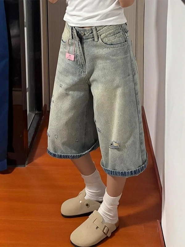 plus Size High Waist Denim Shorts Women's Summer New Style Loose Wide Leg Pants Trendy Hollow out Design Casual Straight Cut
plus Size High Waist Denim Shorts Women's Summer New Style Loose Wide Leg Pants Trendy Hollow out Design Casual Straight Cut