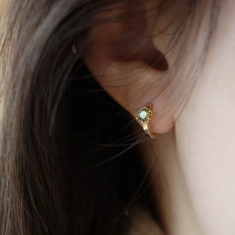 Light luxury Exquisite Olive Green Zircon earrings for women Inspired Fresh and Sweet Ear buckle earings Banquet Jewelry gift
Light luxury Exquisite Olive Green Zircon earrings for women Inspired Fresh and Sweet Ear buckle earings Banquet Jewelry gift