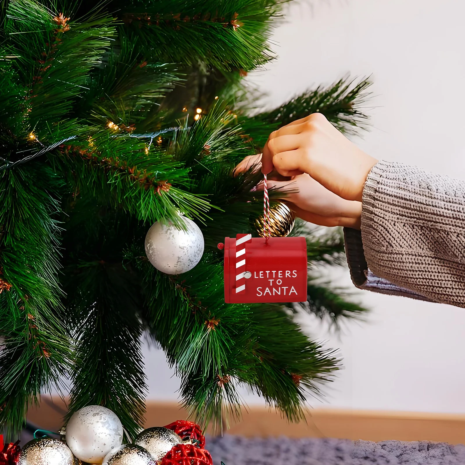 Mini Christmas Post Box Iron Hanging Ornament Santa Letter Holder Xmas Tree Pendant Funny Mailbox Decoration Holiday Gift
Mini Christmas Post Box Iron Hanging Ornament Santa Letter Holder Xmas Tree Pendant Funny Mailbox Decoration Holiday Gift