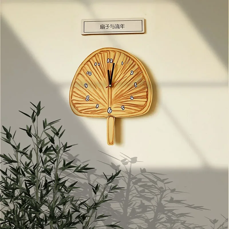 Wooden style retro wall clock watch 80, post-90s childhood nostalgic feeling, home personality, modern and simple silent clock
Wooden style retro wall clock watch 80, post-90s childhood nostalgic feeling, home personality, modern and simple silent clock