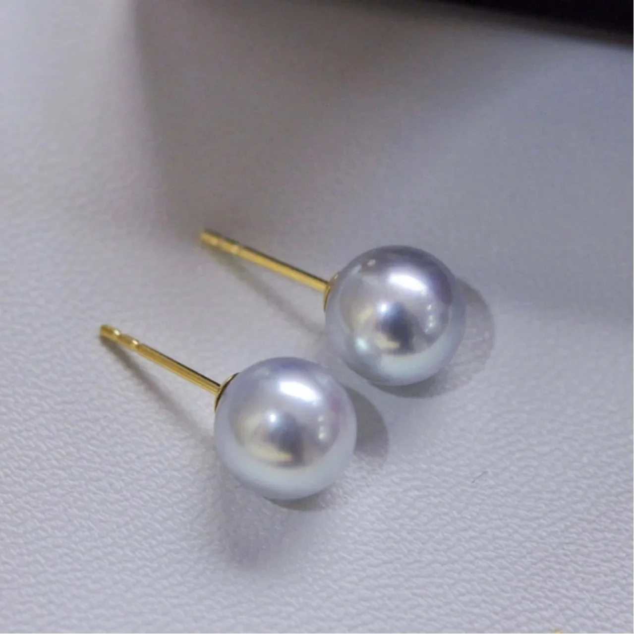 Красивые серьги с жемчугом AAAA 9-10 мм 10-11 мм, натуральные светло-серые круглые серьги с жемчугом Южного моря, золото 14 карат + платина 14 карат
Красивые серьги с жемчугом AAAA 9-10 мм 10-11 мм, натуральные светло-серые круглые серьги с жемчугом Южного моря, золото 14 карат + платина 14 карат