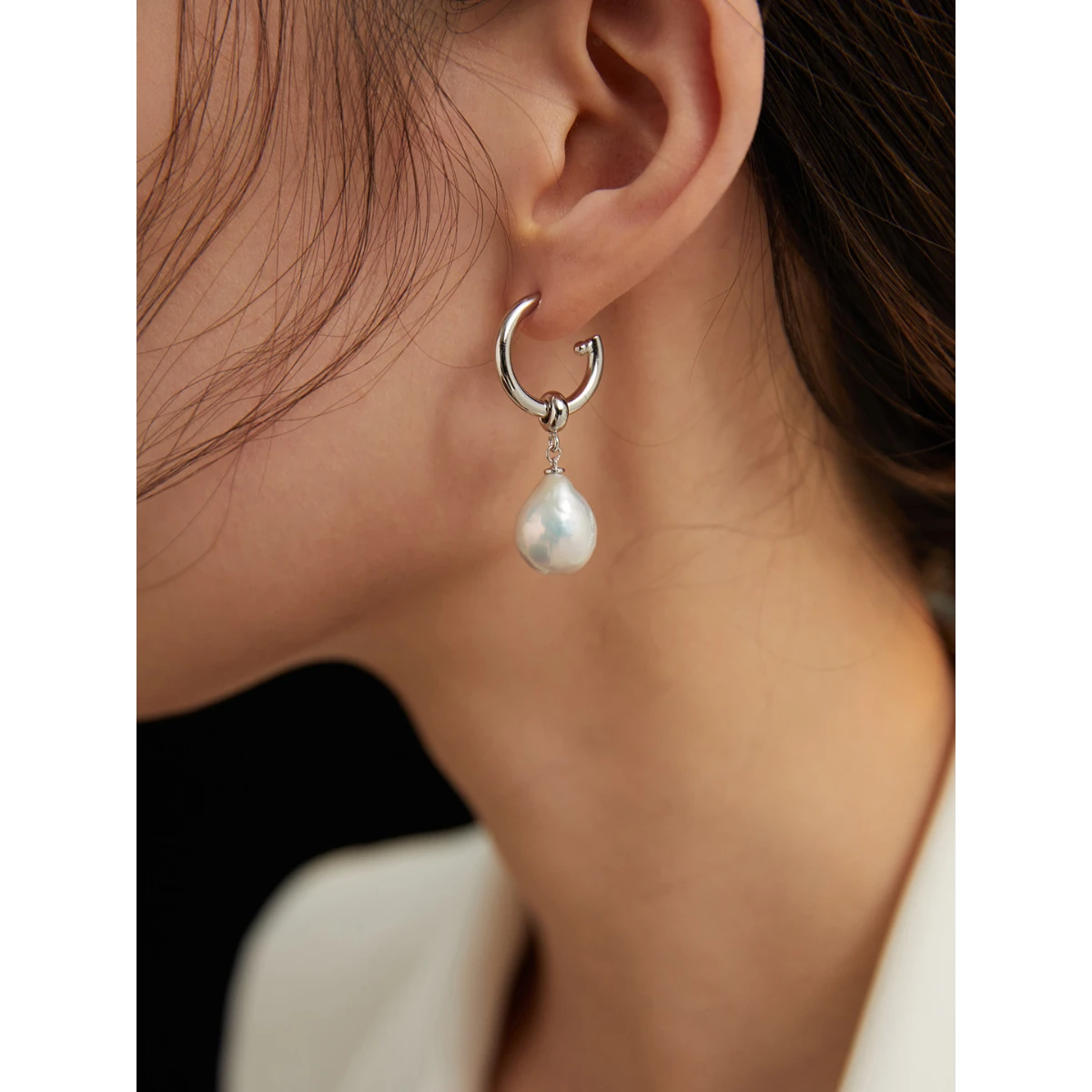 Совершенно новый серебро S925 с покрытием из 18-каратного золота. | Серьги с жемчугом в форме барокко 101679
Совершенно новый серебро S925 с покрытием из 18-каратного золота. | Серьги с жемчугом в форме барокко 101679