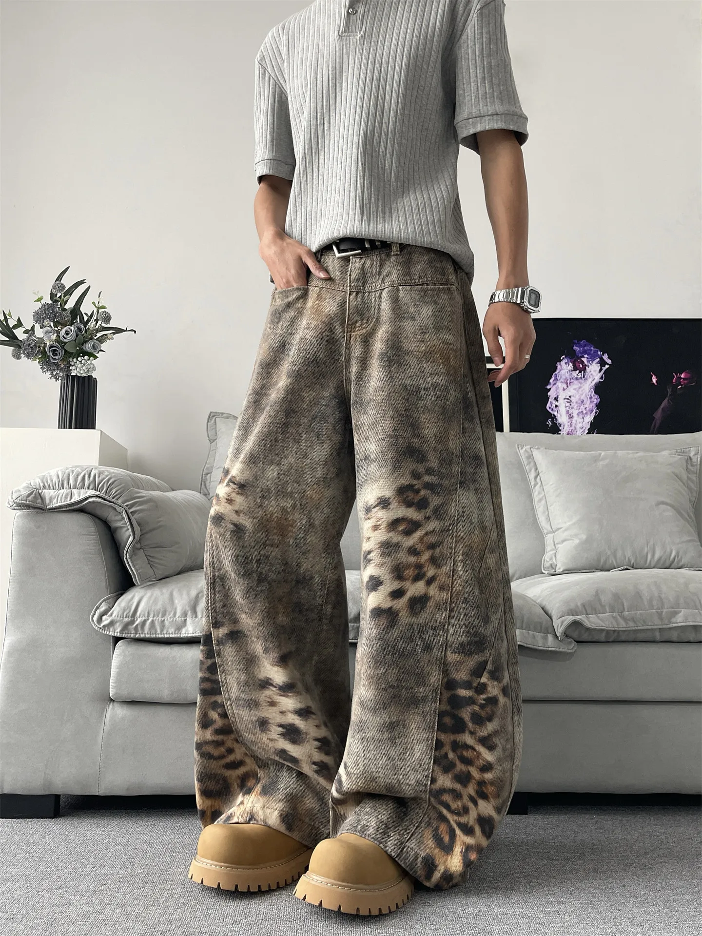 3D Printed Leopard Spot Belted Loose Wide Leg Casual Trousers Men's American High Street Retro Design Spring Summer Jeans
3D Printed Leopard Spot Belted Loose Wide Leg Casual Trousers Men's American High Street Retro Design Spring Summer Jeans