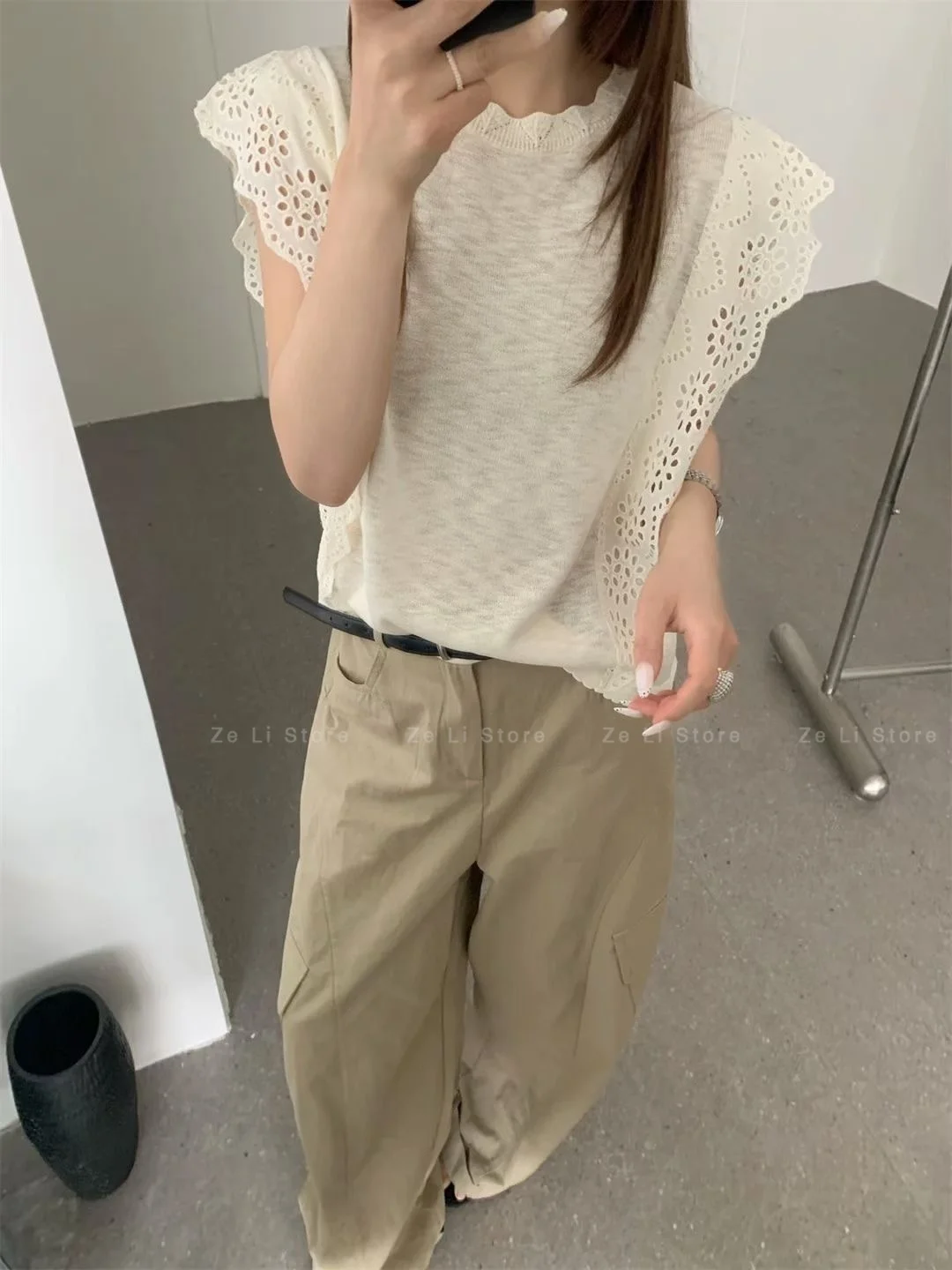 Summer Lightweight Linen-look Knit Tank Top - Women's Korean Style Retro Lace Trim Sleeveless Cutout Top Sweater Women
Summer Lightweight Linen-look Knit Tank Top - Women's Korean Style Retro Lace Trim Sleeveless Cutout Top Sweater Women