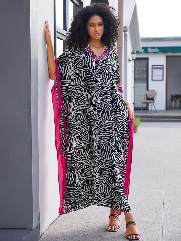 2025 New Beach Cover-Ups Women Robe Spliced Printed V-Neck Chic Plus Size Beach Long Dress Summer 2025 Fashion Swimsuit Cover Up
2025 New Beach Cover-Ups Women Robe Spliced Printed V-Neck Chic Plus Size Beach Long Dress Summer 2025 Fashion Swimsuit Cover Up