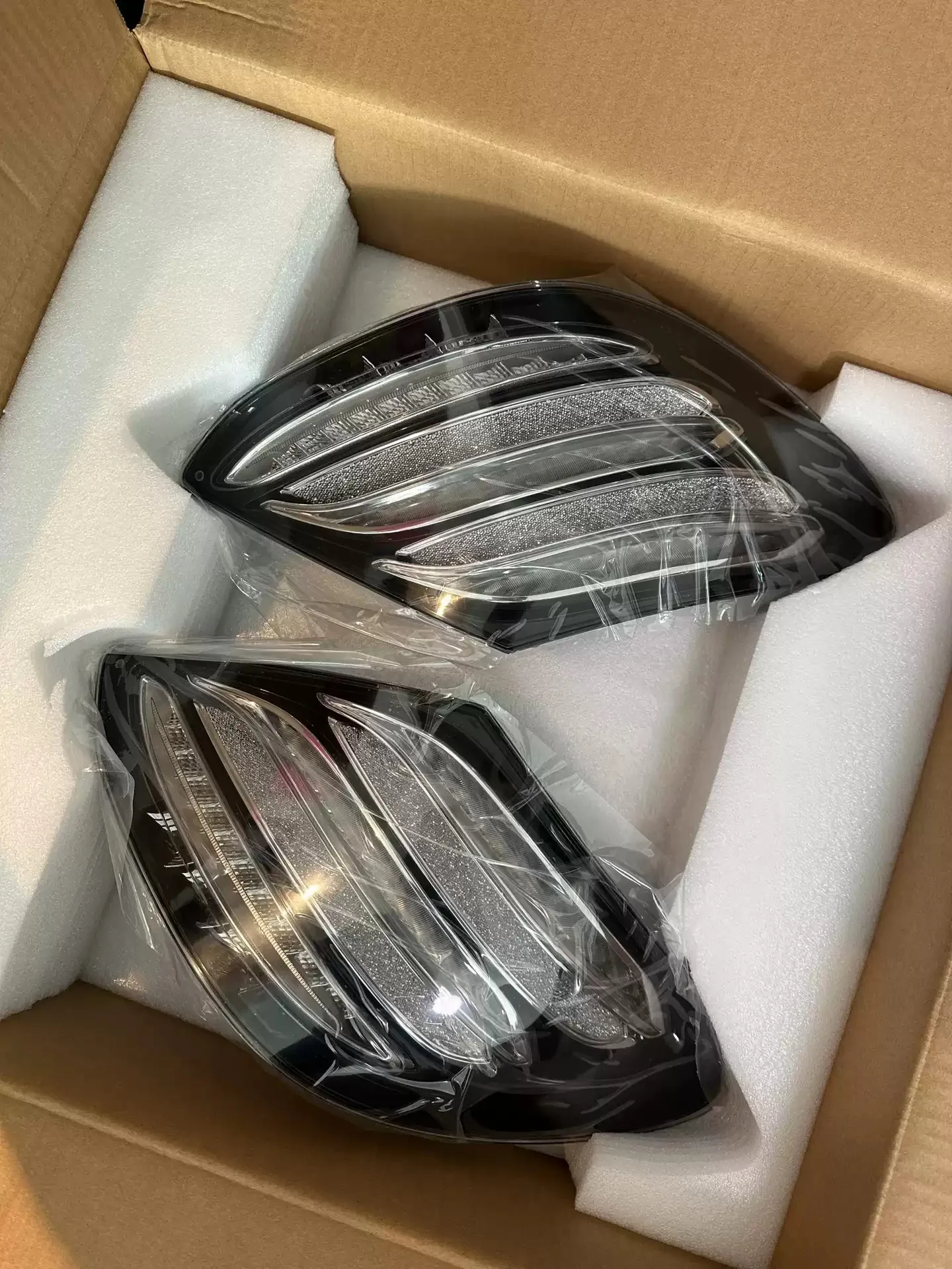 Car LED Tail Light Rear Taillight Brake Driving Reversing Lamp Turn Signal for Mercedes Benz s class w222
Car LED Tail Light Rear Taillight Brake Driving Reversing Lamp Turn Signal for Mercedes Benz s class w222