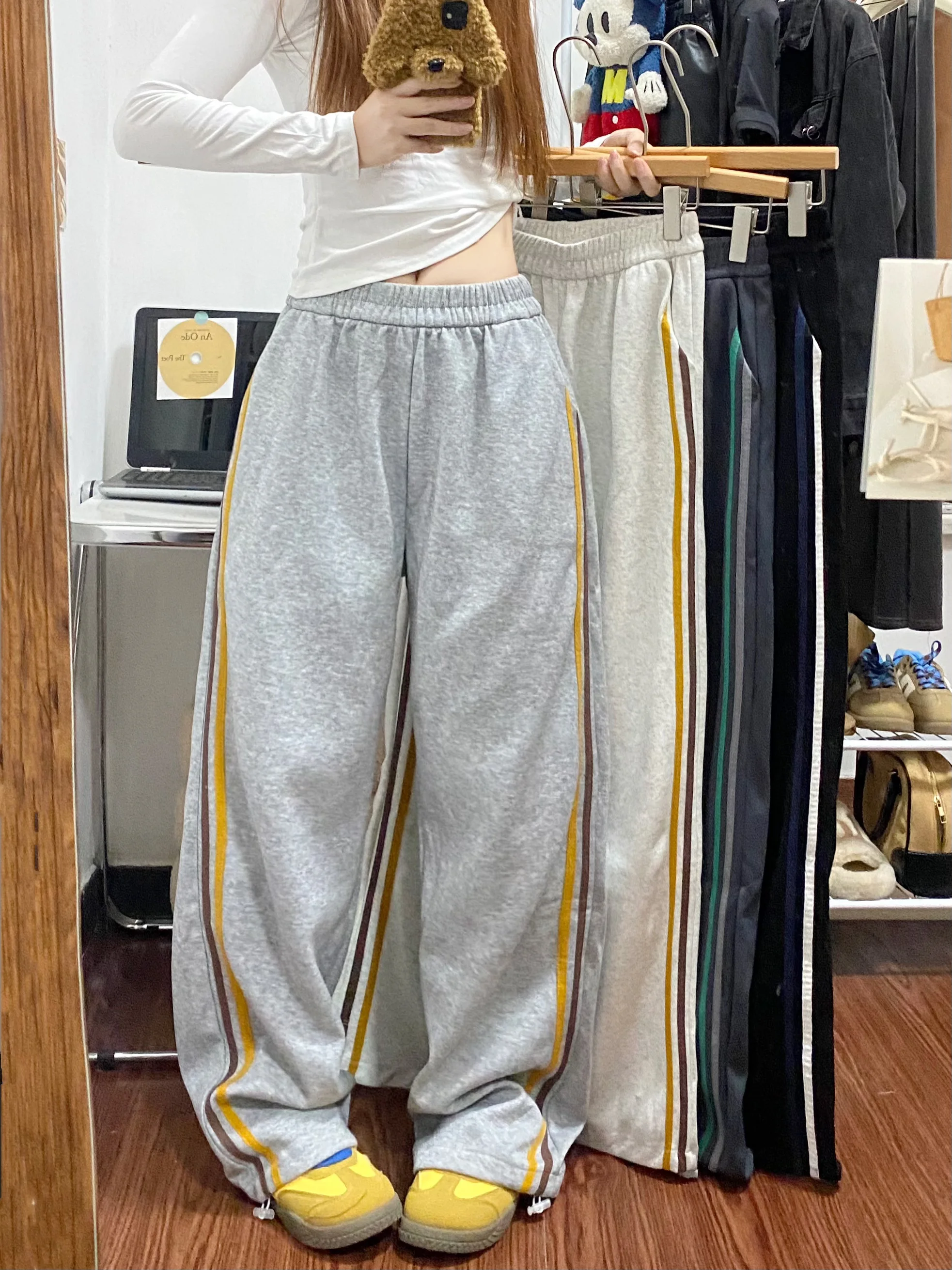Women's Autumn/Winter Striped Pants Y2K Japanese Harajuku High Waist 90s Sports Street Dance Loose Wide Leg Pants Clothing 2024
Women's Autumn/Winter Striped Pants Y2K Japanese Harajuku High Waist 90s Sports Street Dance Loose Wide Leg Pants Clothing 2024