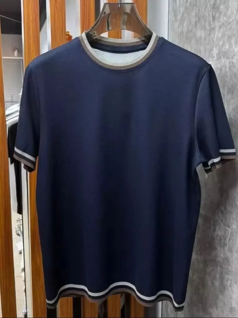 Футболка BC Italian в стиле old money, 26ss, с ребристой отделкой и контрастной окантовкой, вязаная, с круглым вырезом, эластичная, с короткими рукавами.
Футболка BC Italian в стиле old money, 26ss, с ребристой отделкой и контрастной окантовкой, вязаная, с круглым вырезом, эластичная, с короткими рукавами.
