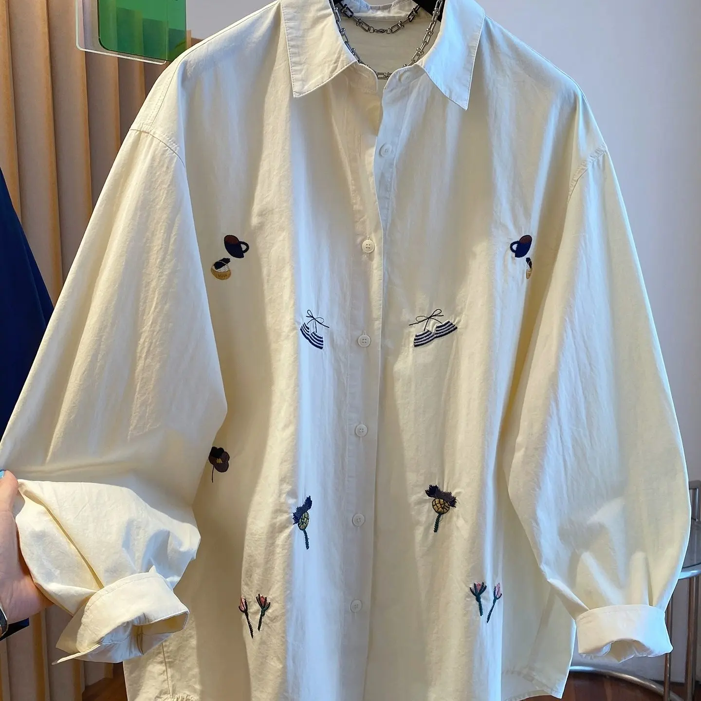 Summer Large Size 300 Pounds Hong Kong Style Retro Embroidered Shirt Men's New Loose Design Long Sleeve Top Breathable Casual...
Summer Large Size 300 Pounds Hong Kong Style Retro Embroidered Shirt Men's New Loose Design Long Sleeve Top Breathable Casual...