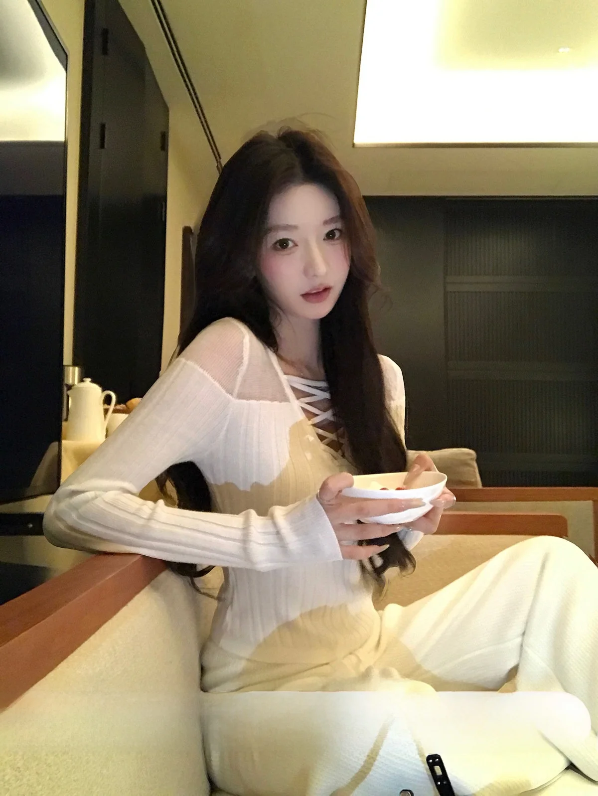 Romantic Aesthetic White V-neck Wool Knitted Sweater Women's Spring Slimming Top by Zhang Yuli Regular Fit Long Sleeve Crew Neck
Romantic Aesthetic White V-neck Wool Knitted Sweater Women's Spring Slimming Top by Zhang Yuli Regular Fit Long Sleeve Crew Neck