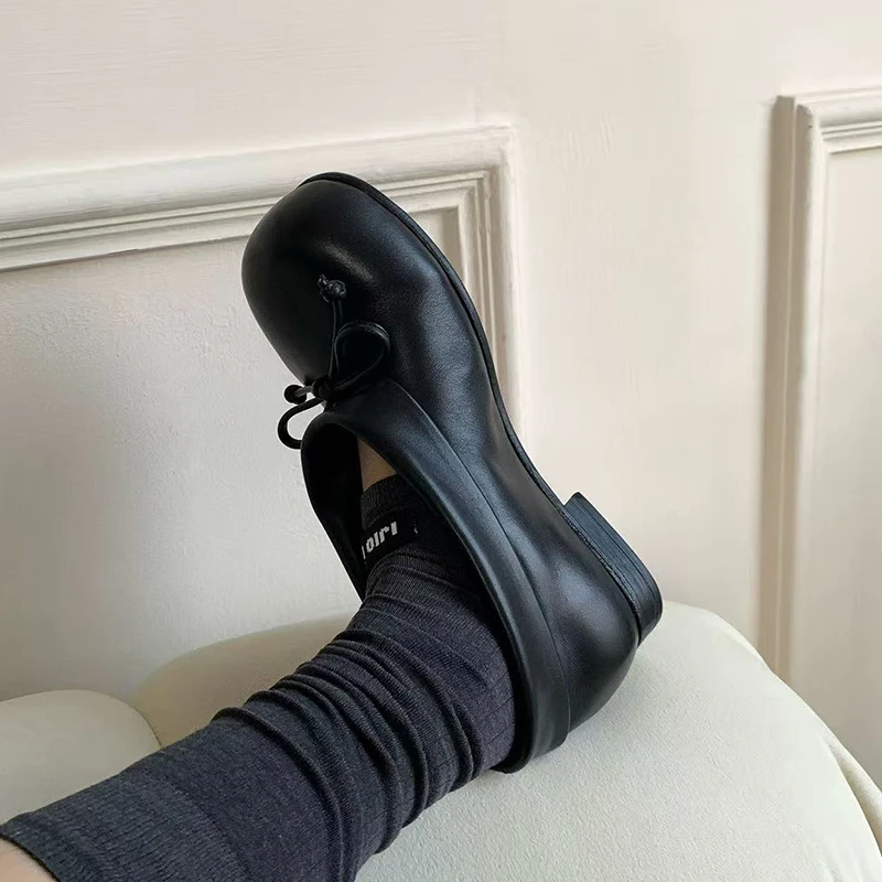 Retro Style Mary Jane Ballet Shoes Bow Shallow Mouth Single Shoes Women's New All-match Pedal Round Head Commuter Flat Shoes
Retro Style Mary Jane Ballet Shoes Bow Shallow Mouth Single Shoes Women's New All-match Pedal Round Head Commuter Flat Shoes