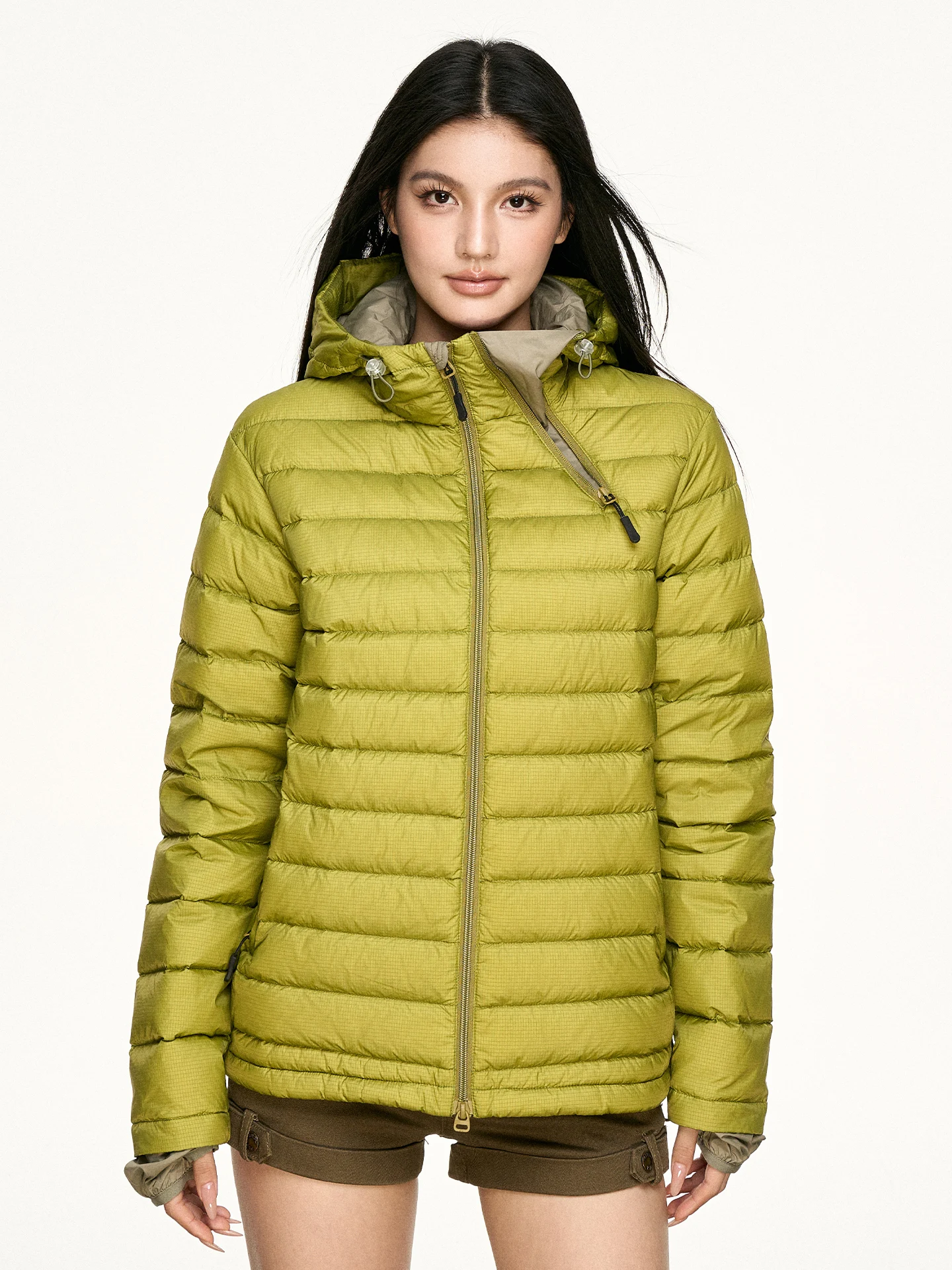 Женская легкая пуховая куртка Aaisup50 с капюшоном, зимняя, модная, универсальная, теплая, повседневная
Женская легкая пуховая куртка Aaisup50 с капюшоном, зимняя, модная, универсальная, теплая, повседневная