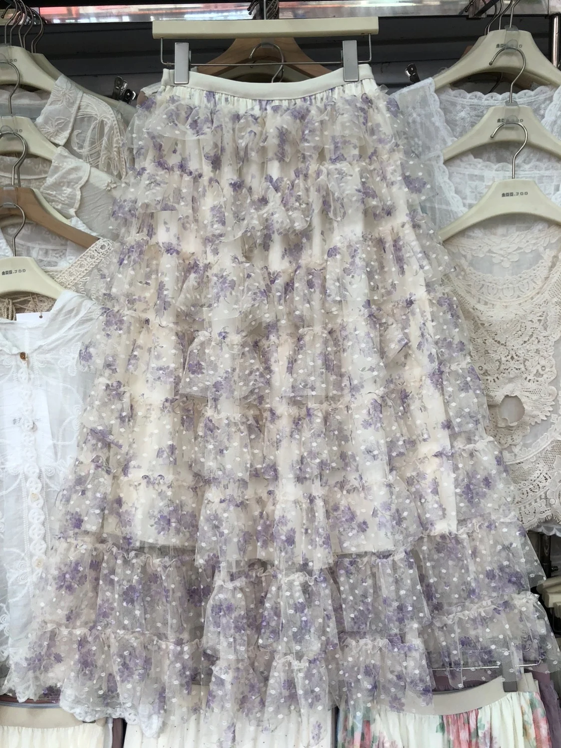 Floral Lace Skirt Half-length High-waist A-line Women's Spring Summer Layered Gauze Skirt Sweet Pleated Long Skirt
Floral Lace Skirt Half-length High-waist A-line Women's Spring Summer Layered Gauze Skirt Sweet Pleated Long Skirt