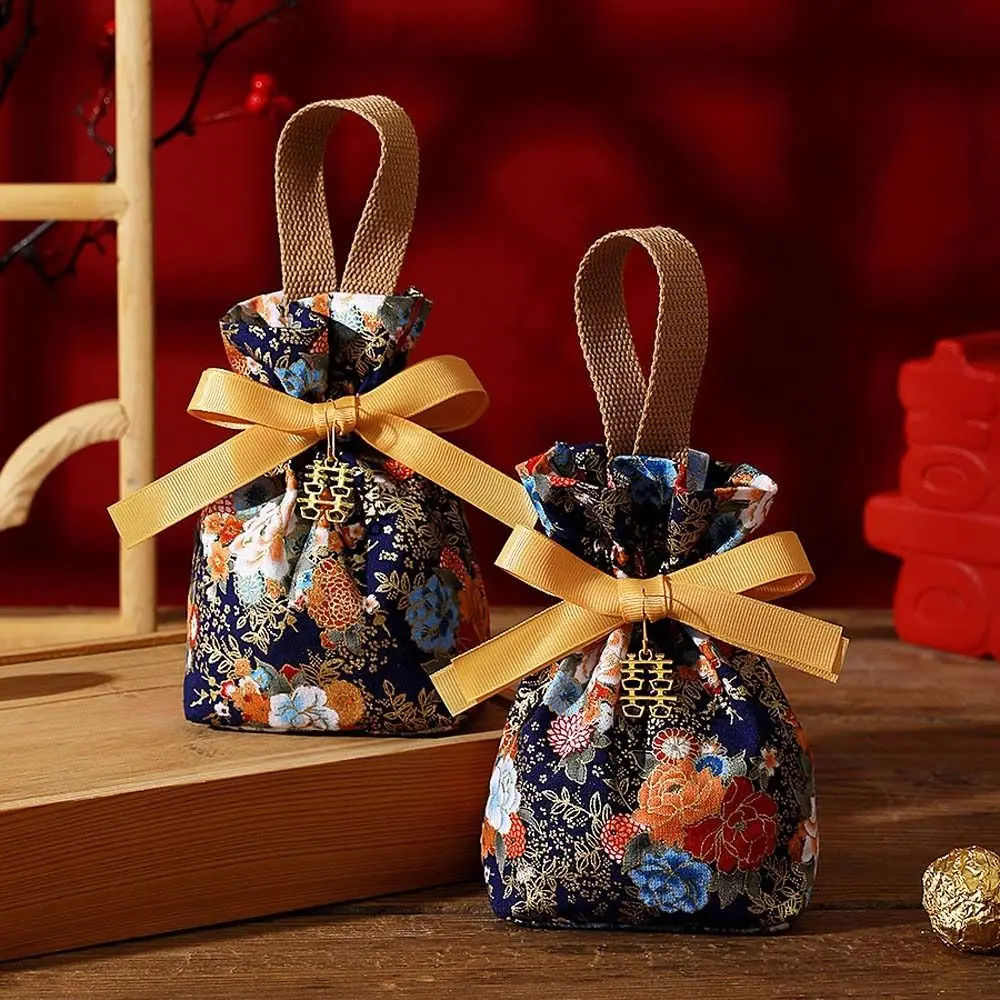 Floral Flower Drawstring Bag Pearl Pendant Large Capacity Festive Sugar Bag Coin Purse Wallet Satin Bow Canvas Wrist Bag Wedding
Floral Flower Drawstring Bag Pearl Pendant Large Capacity Festive Sugar Bag Coin Purse Wallet Satin Bow Canvas Wrist Bag Wedding