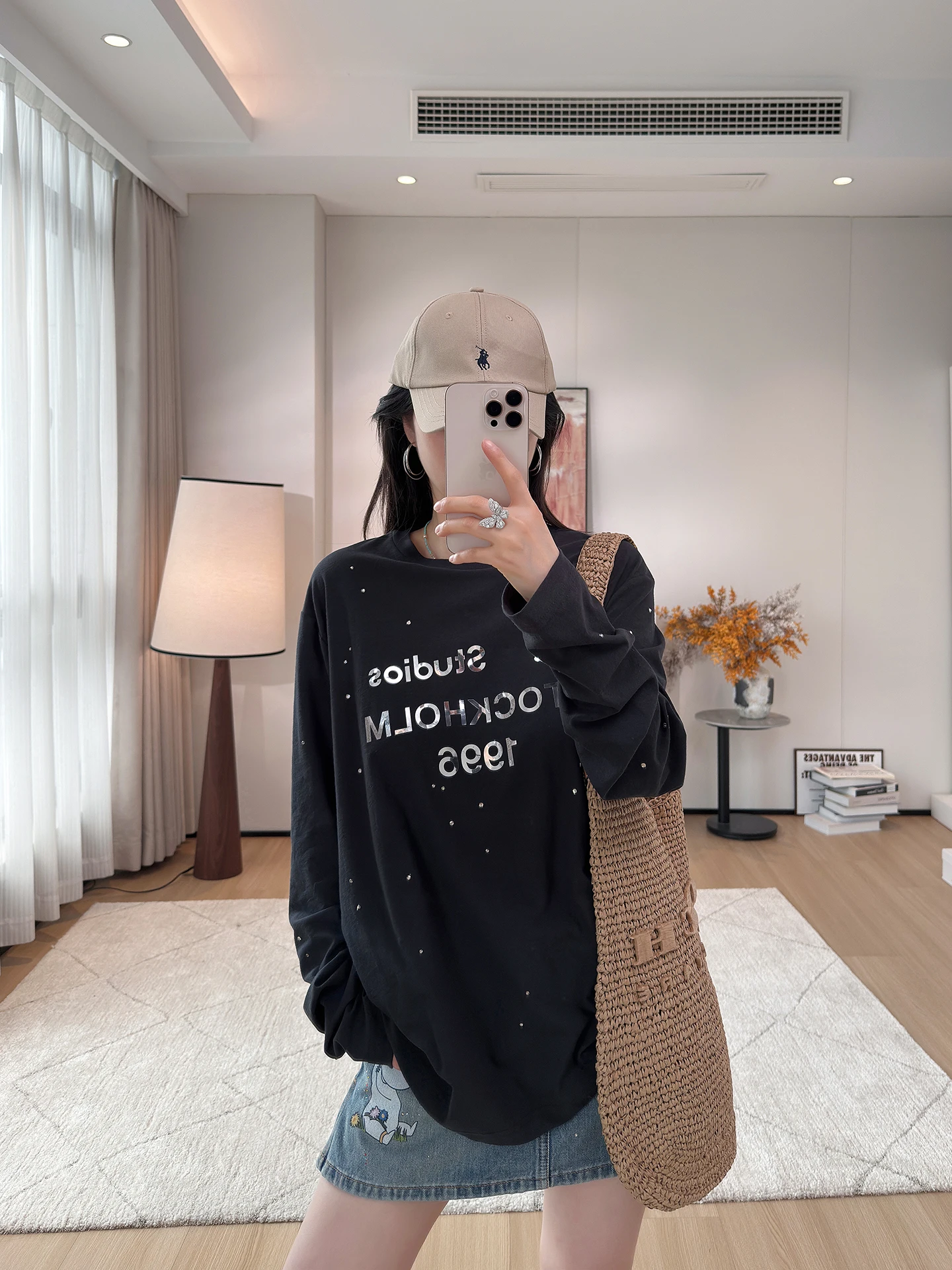 Pure Cotton Long Sleeve T-Shirt with Rhinestone Design Loose Fit Women's Casual Fashion round Neck Top by Fuyuan
Pure Cotton Long Sleeve T-Shirt with Rhinestone Design Loose Fit Women's Casual Fashion round Neck Top by Fuyuan