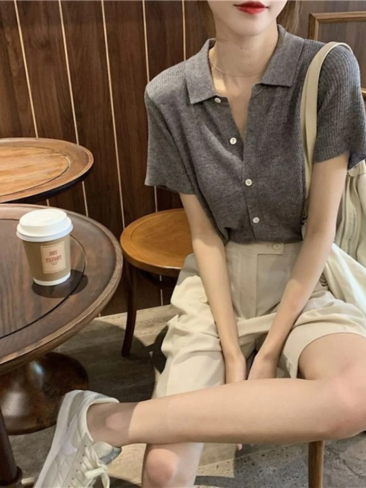 Slimming Effect Neck Ice Silk Knitted Short Sleeve T-Shirt Women's Summer Thin Cardigan Base Shirt Korean Style Commute
Slimming Effect Neck Ice Silk Knitted Short Sleeve T-Shirt Women's Summer Thin Cardigan Base Shirt Korean Style Commute