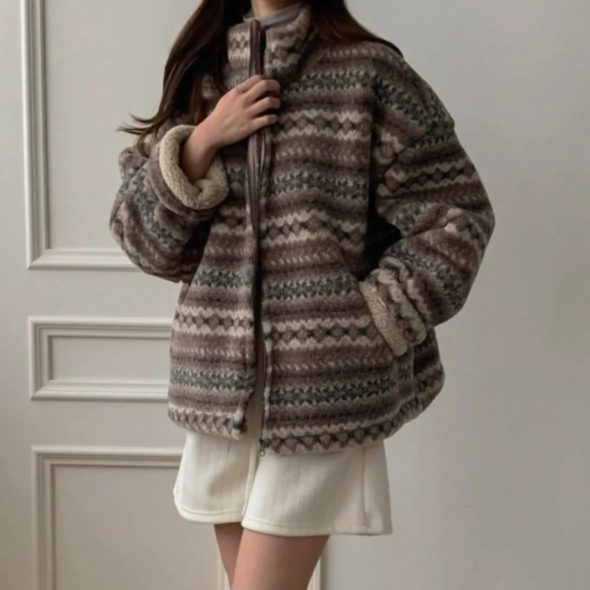 Женское теплое пальто Fce Jaet, осенне-зимнее шикарное двустороннее пальто с вышивкой в стиле ретро, бархатное удобное хлопковое пальто 
Женское теплое пальто Fce Jaet, осенне-зимнее шикарное двустороннее пальто с вышивкой в стиле ретро, бархатное удобное хлопковое пальто