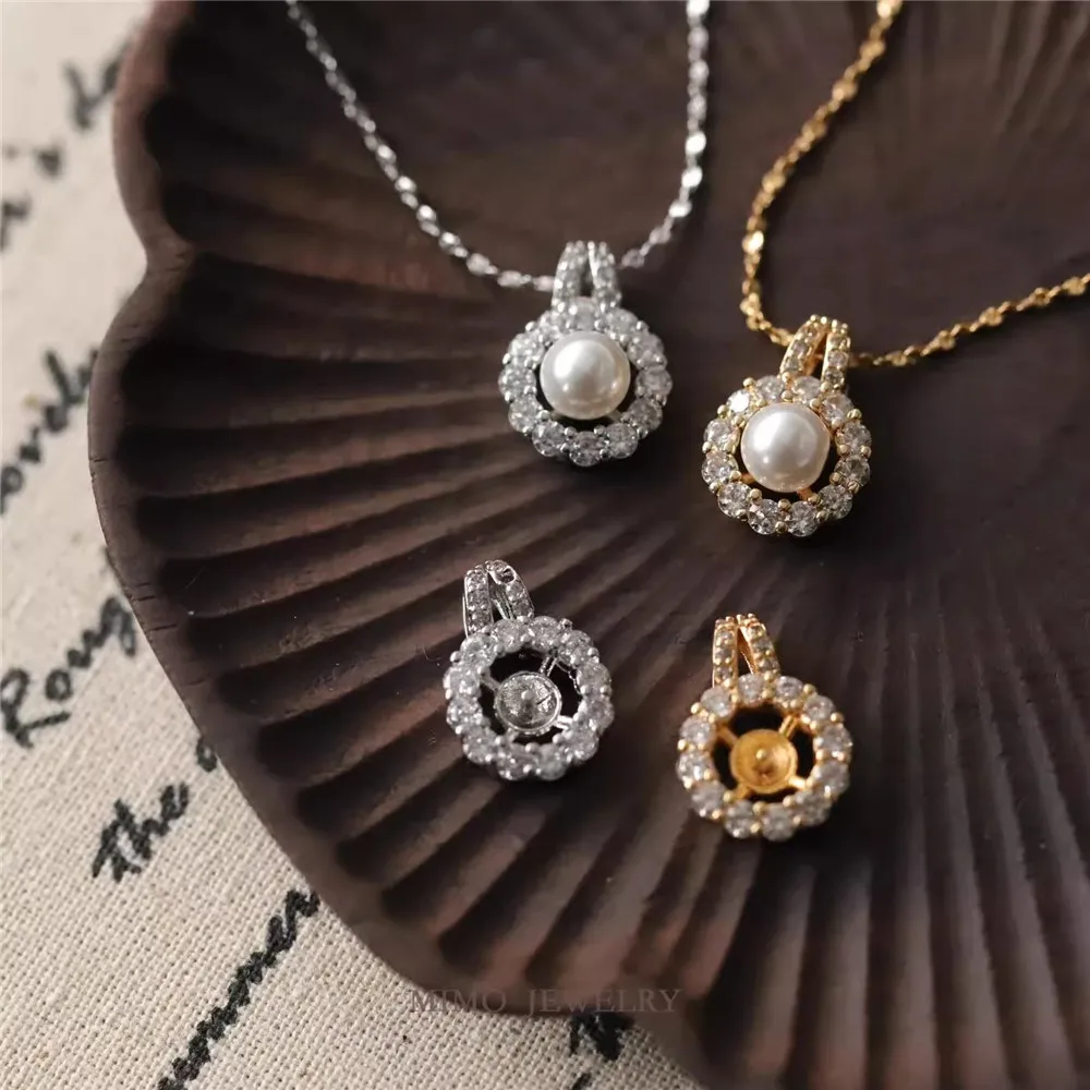 1PCS 14x10mm DIY Handmade Accessory with A Copper-plated Real Gold High-end Zircon Slightly Inlaid Round Hollow Necklace Pendant
1PCS 14x10mm DIY Handmade Accessory with A Copper-plated Real Gold High-end Zircon Slightly Inlaid Round Hollow Necklace Pendant