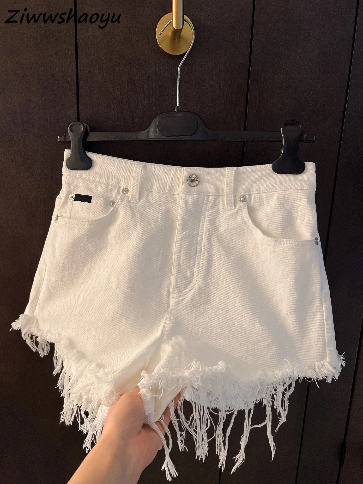High Quality Summer Women Fashion Runway Designer High Waist White Solid Color Printed Pockets Tassel Trim Shorts Bottoms
High Quality Summer Women Fashion Runway Designer High Waist White Solid Color Printed Pockets Tassel Trim Shorts Bottoms