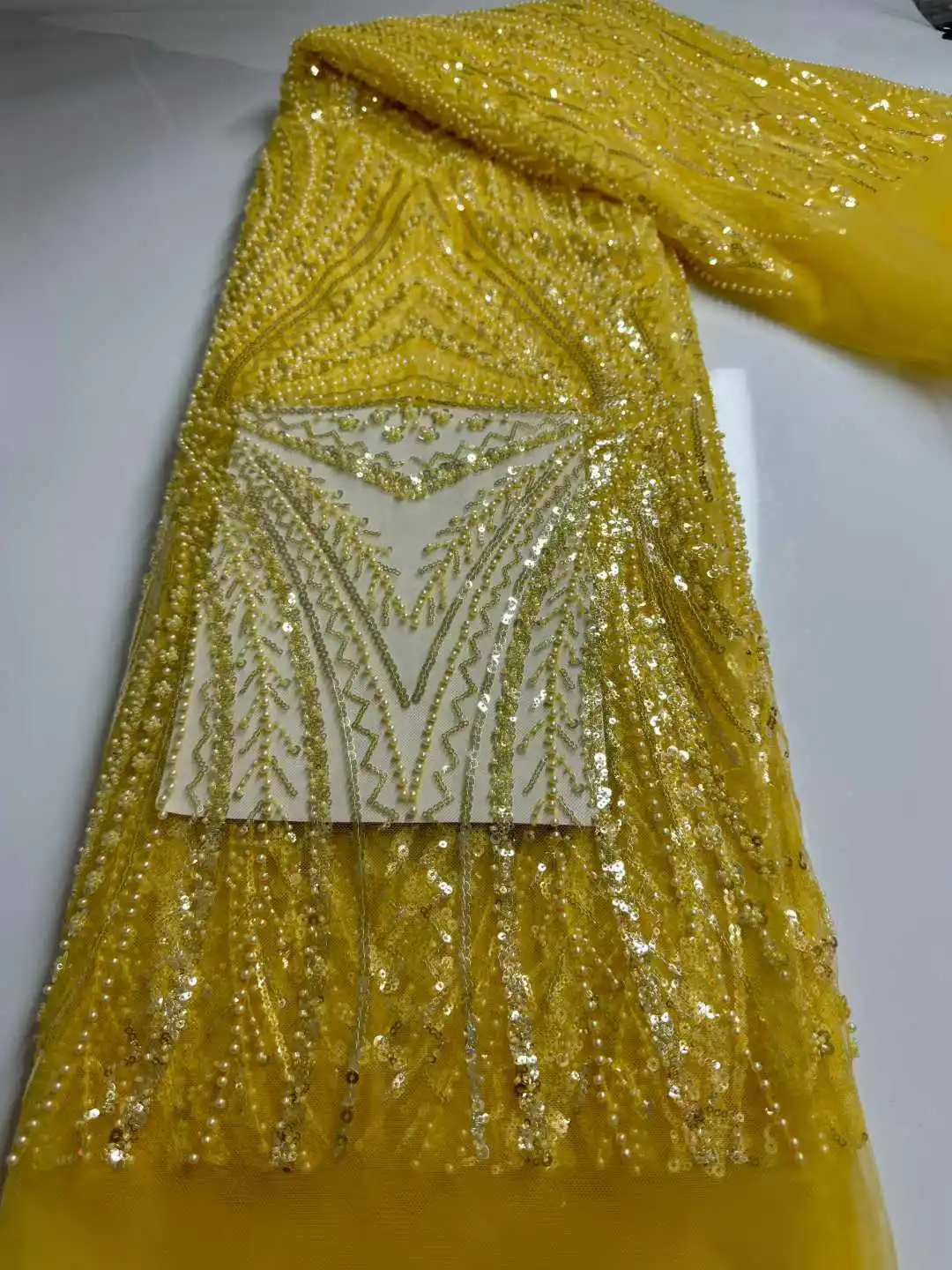 Роскошная высококачественная африканская сетчатая кружевная ткань с блестками, 2025, французская тюль-сетка с бисером, кружевная ткань для нигерийского свадебного платья невесты
Роскошная высококачественная африканская сетчатая кружевная ткань с блестками, 2025, французская тюль-сетка с бисером, кружевная ткань для нигерийского свадебного платья невесты