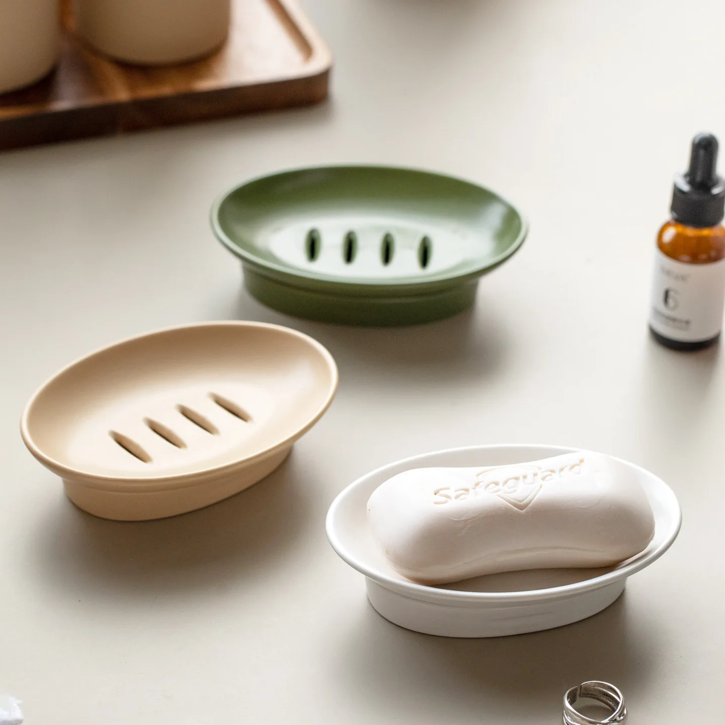 Retro double-layer draining household ceramic soap dish, dry soap holder, bathroom shelf, fragrance soap box, soap holder
Retro double-layer draining household ceramic soap dish, dry soap holder, bathroom shelf, fragrance soap box, soap holder