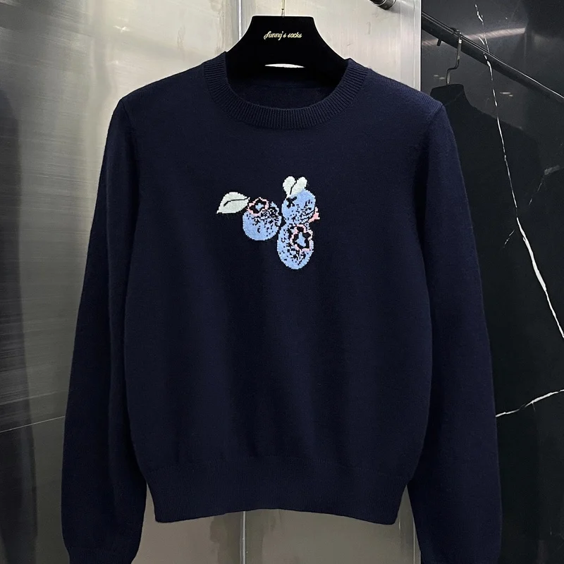 Женский вязаный свитер из смесовой шерсти на осень-зиму с вышивкой в виде черники на груди, элегантный, свободного кроя, с круглым вырезом
Женский вязаный свитер из смесовой шерсти на осень-зиму с вышивкой в виде черники на груди, элегантный, свободного кроя, с круглым вырезом