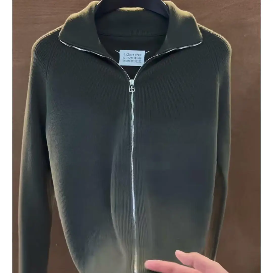 Элитный вязаный свитер для мужчин Executive Director Top Fashion 2025 Feng Gongzi High End Special Line 8259 из смесовой шерсти Camere
Элитный вязаный свитер для мужчин Executive Director Top Fashion 2025 Feng Gongzi High End Special Line 8259 из смесовой шерсти Camere