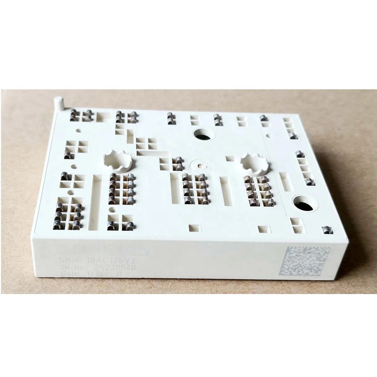 IGBT POWER MODULE SKiiP38AC126V2 SKiiP 38AC126V2 SKiiP39AC126V2 SKiiP37AC126V2
IGBT POWER MODULE SKiiP38AC126V2 SKiiP 38AC126V2 SKiiP39AC126V2 SKiiP37AC126V2