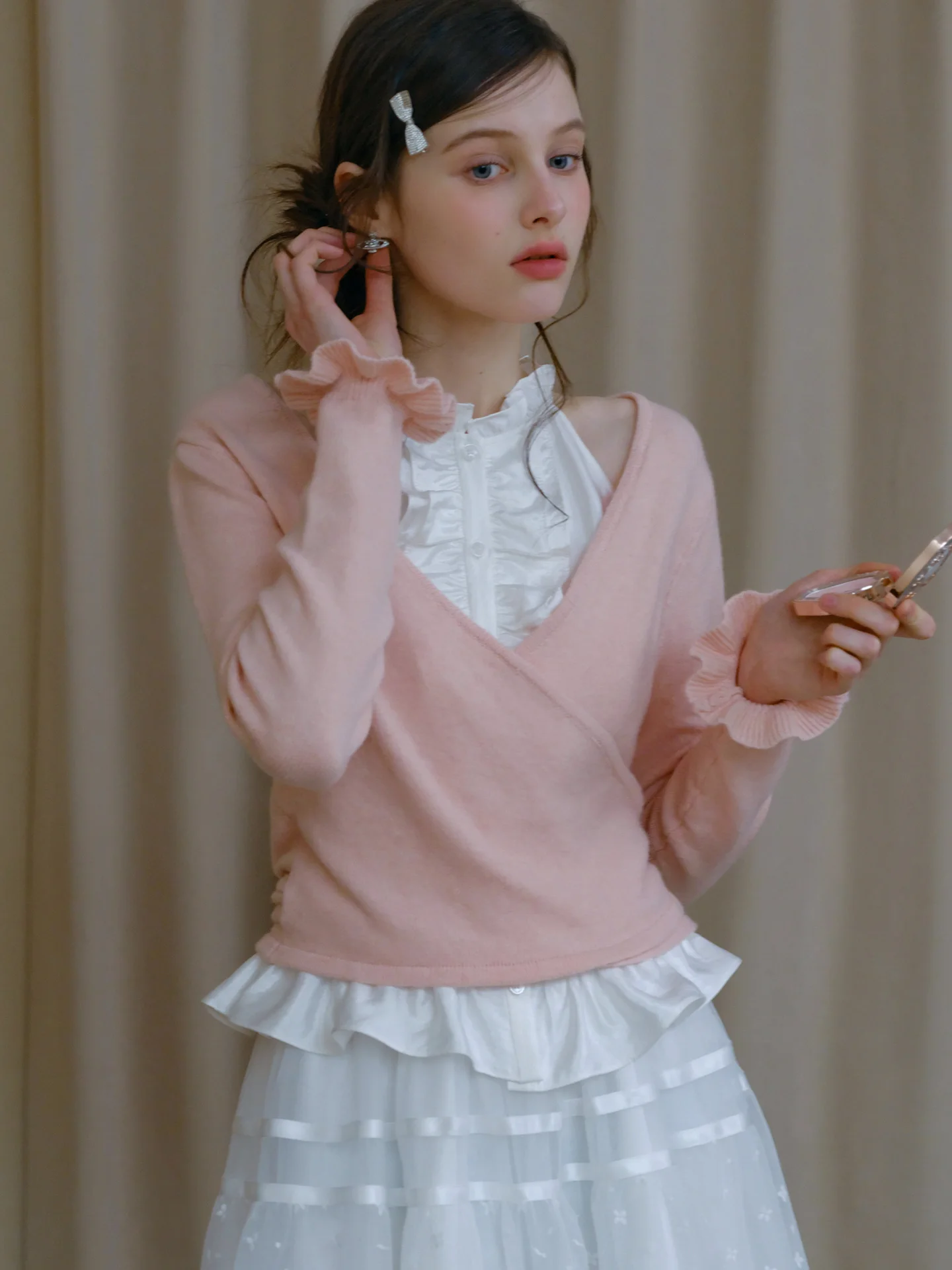 Korean Style Women's Knitted Sweater Cardigan V-Neck Shoulder Bared Cross Back Tied Long Sleeve Soft Polyester Blend Spring F...
Korean Style Women's Knitted Sweater Cardigan V-Neck Shoulder Bared Cross Back Tied Long Sleeve Soft Polyester Blend Spring F...