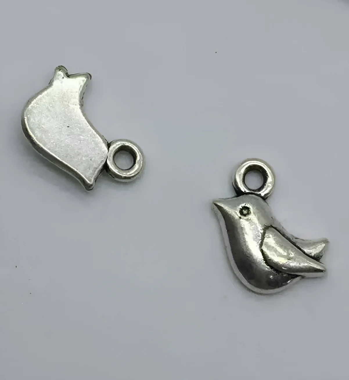 35pcs 11*8mm Alloy metal lovely bird design pendants for jewelry findings HW2754
35pcs 11*8mm Alloy metal lovely bird design pendants for jewelry findings HW2754